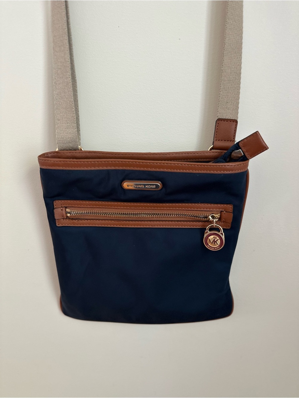 Michael Kors Navy Nylon Crossbody Bag Brown Trim Adjustable Strap - Picture 4 of 8